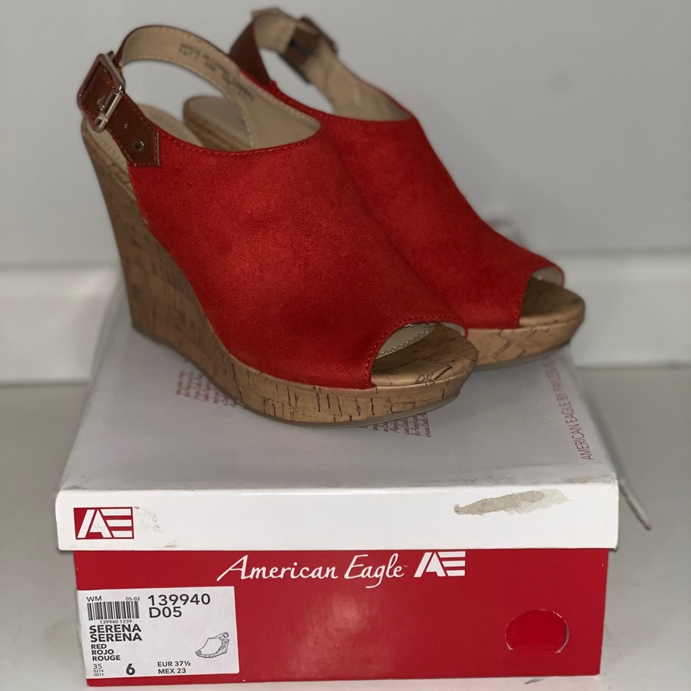 Red American Eagle Wedges